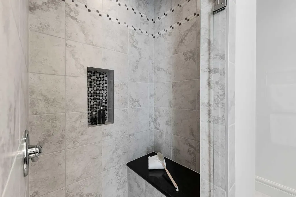 910 5 Avenue SW Calgary AB T2P 0C3
