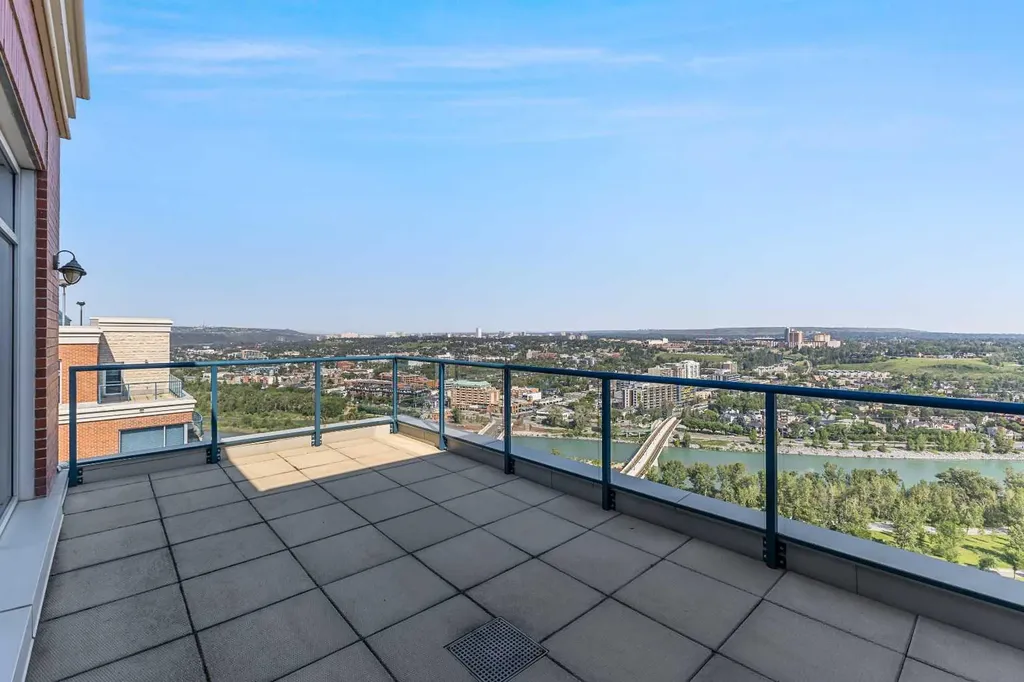 910 5 Avenue SW Calgary AB T2P 0C3
