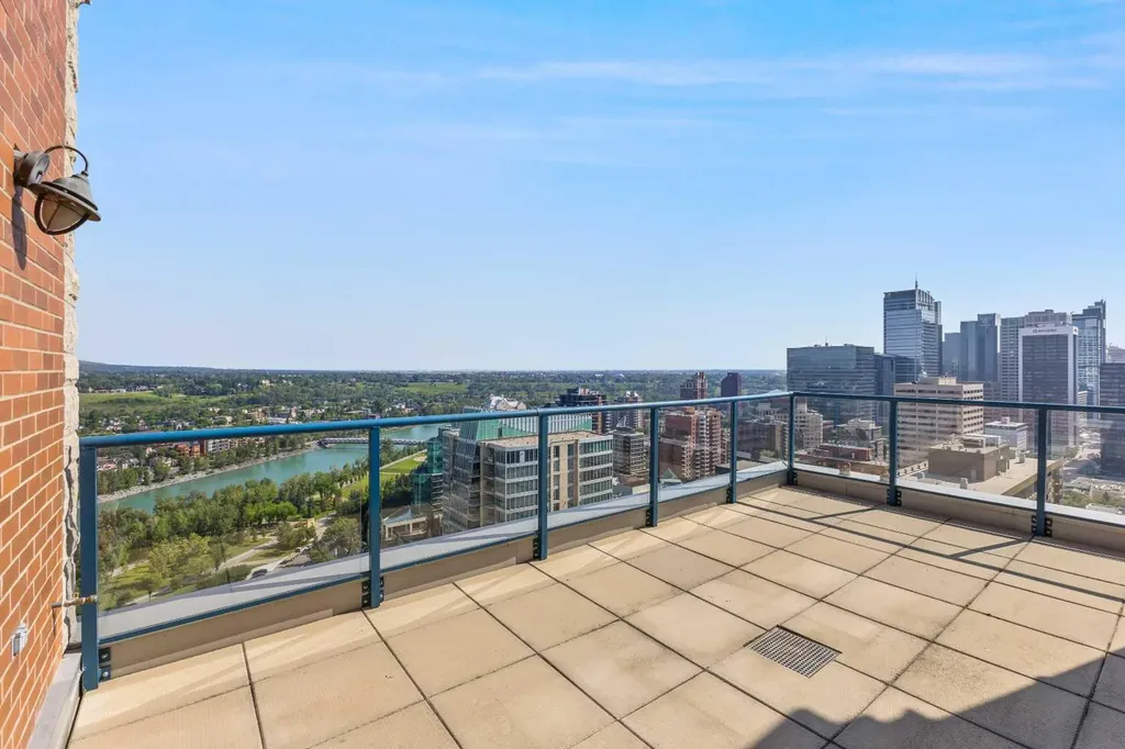 910 5 Avenue SW Calgary AB T2P 0C3