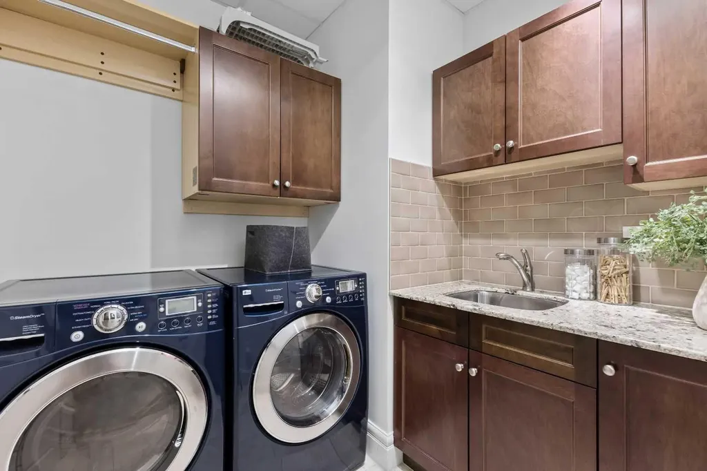 910 5 Avenue SW Calgary AB T2P 0C3
