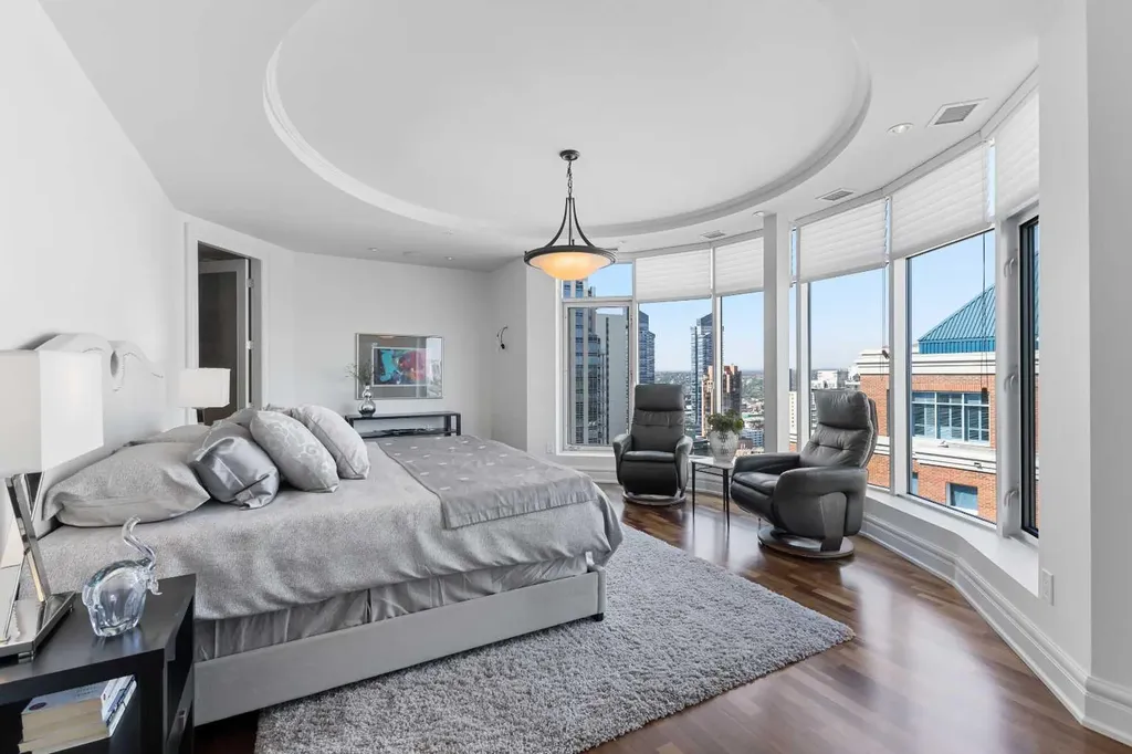 910 5 Avenue SW Calgary AB T2P 0C3