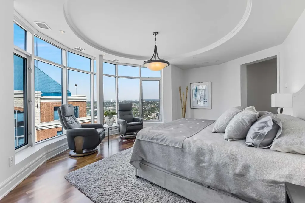 910 5 Avenue SW Calgary AB T2P 0C3