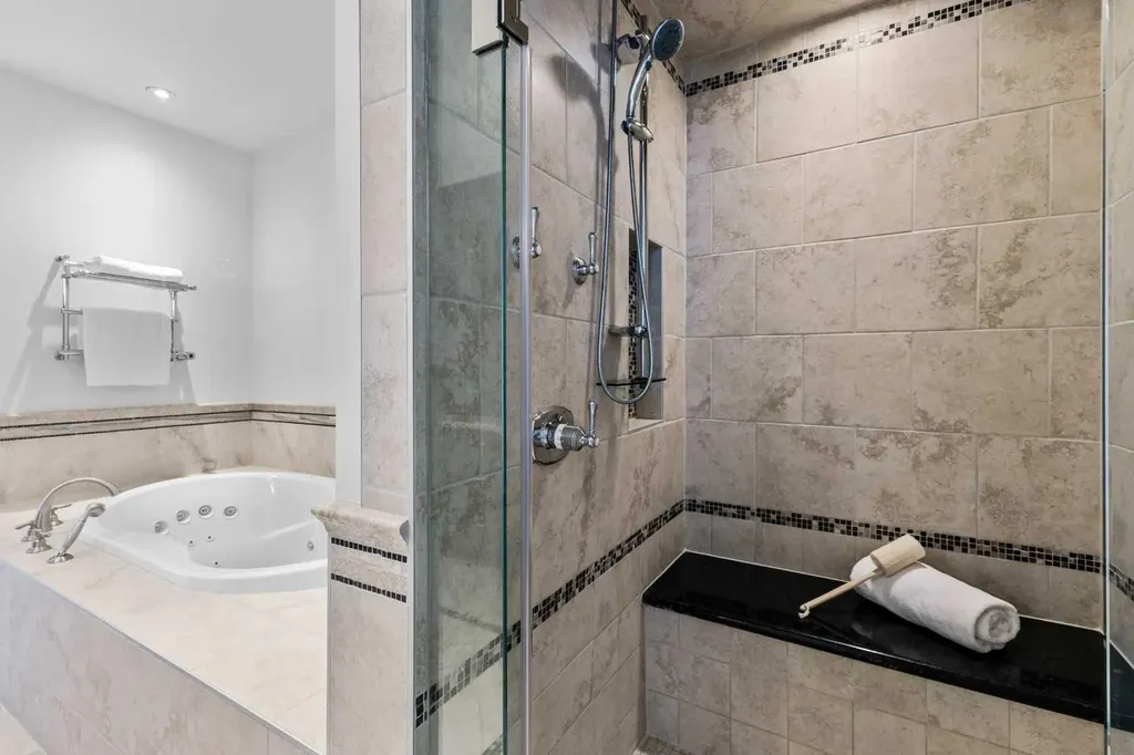 910 5 Avenue SW Calgary AB T2P 0C3