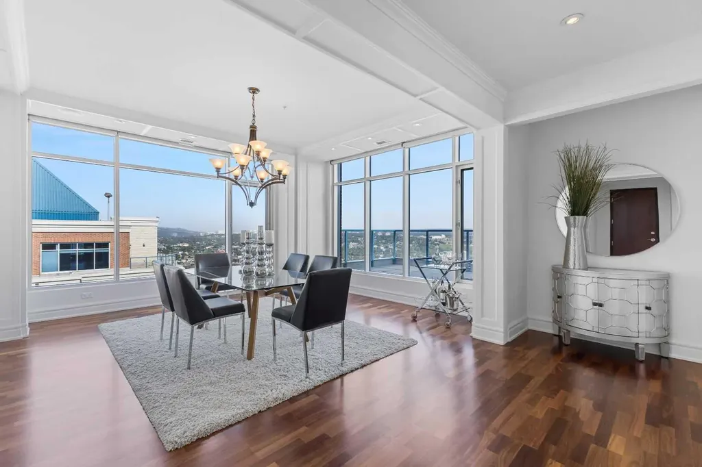 910 5 Avenue SW Calgary AB T2P 0C3