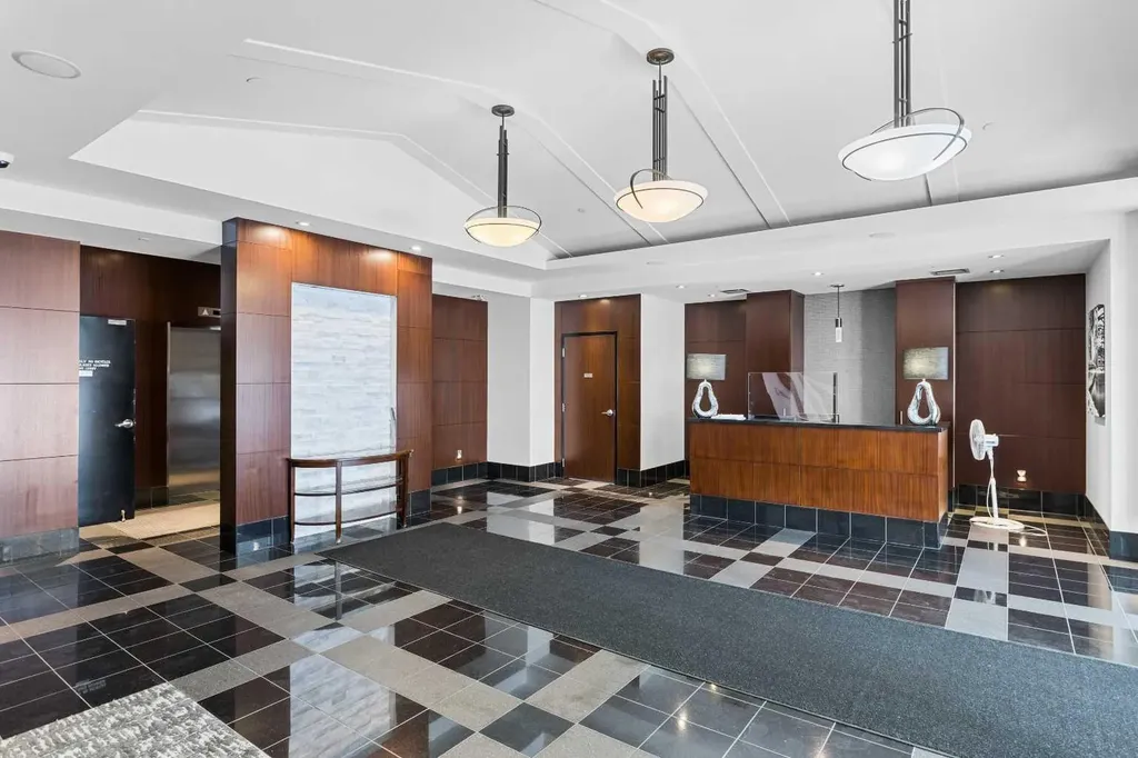 910 5 Avenue SW Calgary AB T2P 0C3
