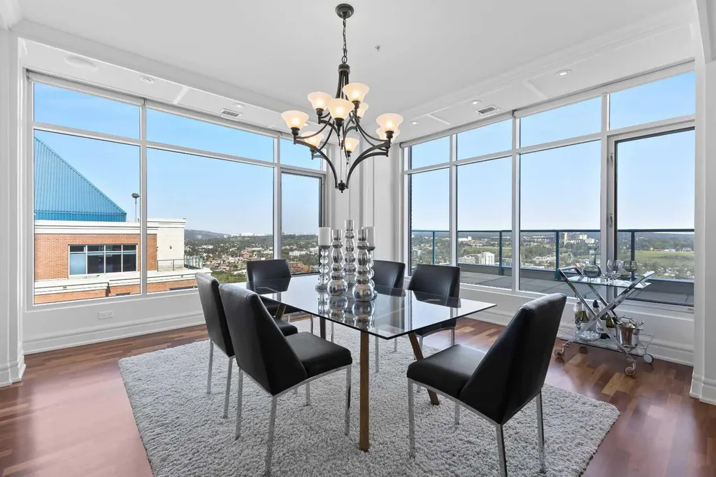 910 5 Avenue SW Calgary AB T2P 0C3