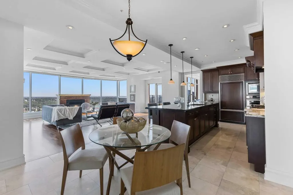 910 5 Avenue SW Calgary AB T2P 0C3