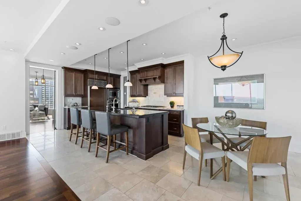 910 5 Avenue SW Calgary AB T2P 0C3
