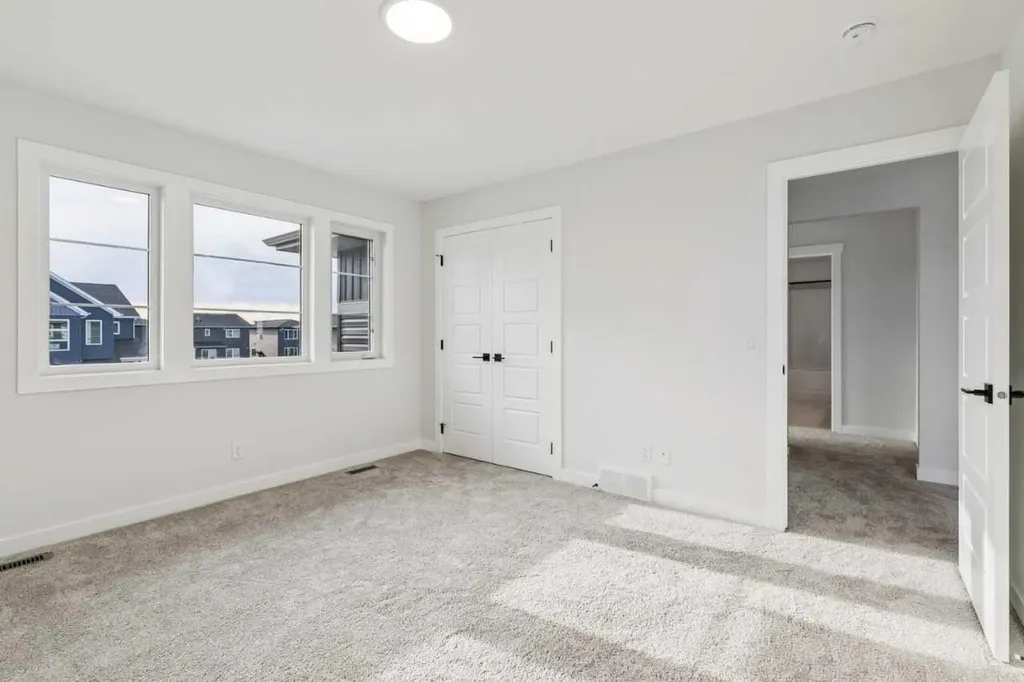 286 Dawson Wharf Rise Chestermere AB T1X2W4