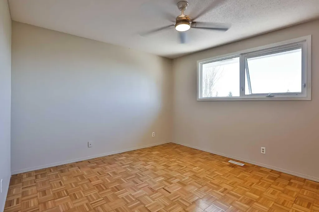 99 Lemoyne Crescent W Lethbridge AB T1K 4A4