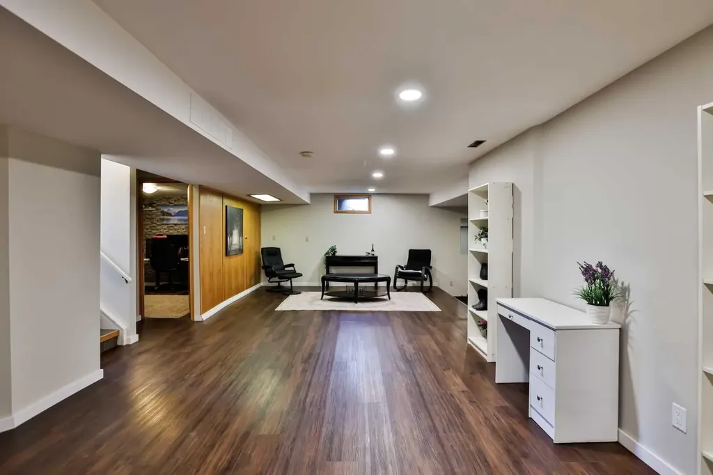 99 Lemoyne Crescent W Lethbridge AB T1K 4A4
