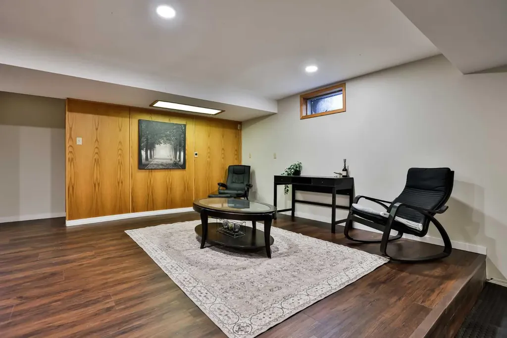 99 Lemoyne Crescent W Lethbridge AB T1K 4A4