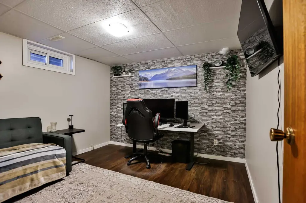 99 Lemoyne Crescent W Lethbridge AB T1K 4A4