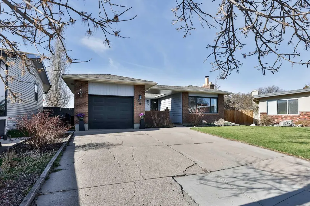 99 Lemoyne Crescent W Lethbridge AB T1K 4A4