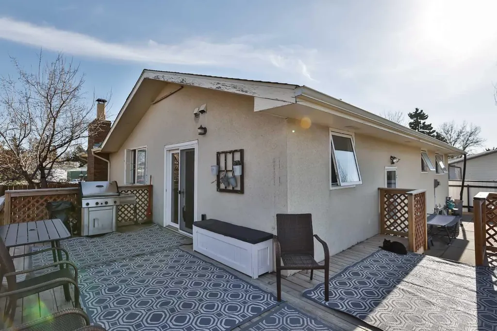 99 Lemoyne Crescent W Lethbridge AB T1K 4A4