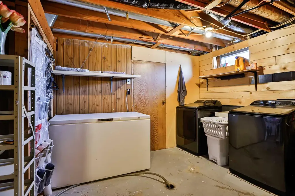99 Lemoyne Crescent W Lethbridge AB T1K 4A4