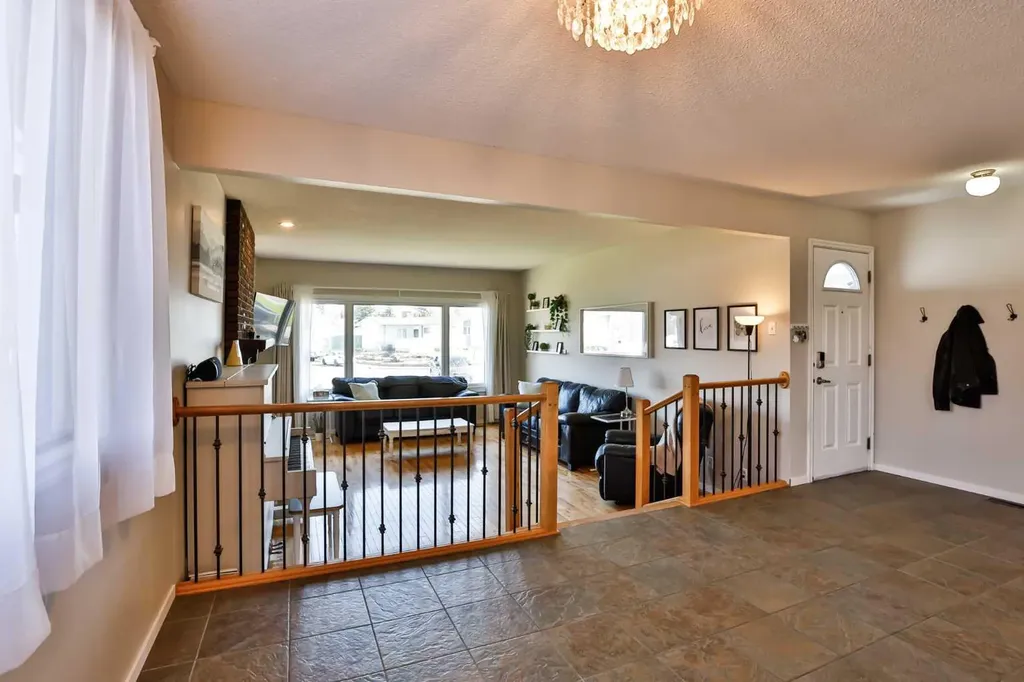 99 Lemoyne Crescent W Lethbridge AB T1K 4A4
