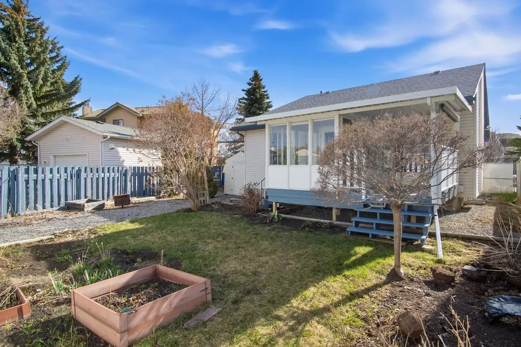5624 58 Avenue Olds AB T4H 1K4