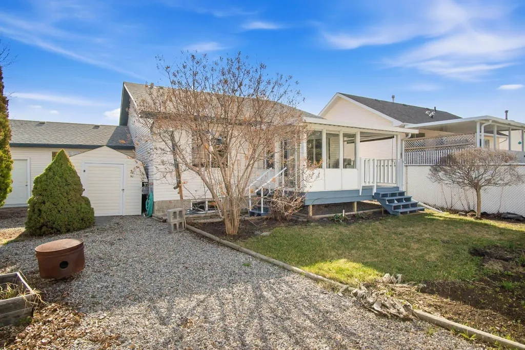 5624 58 Avenue Olds AB T4H 1K4