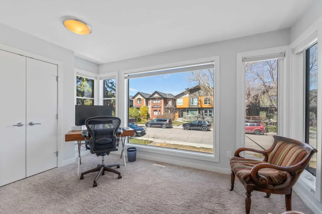 831 22 Avenue NW Calgary AB T2M 1P3