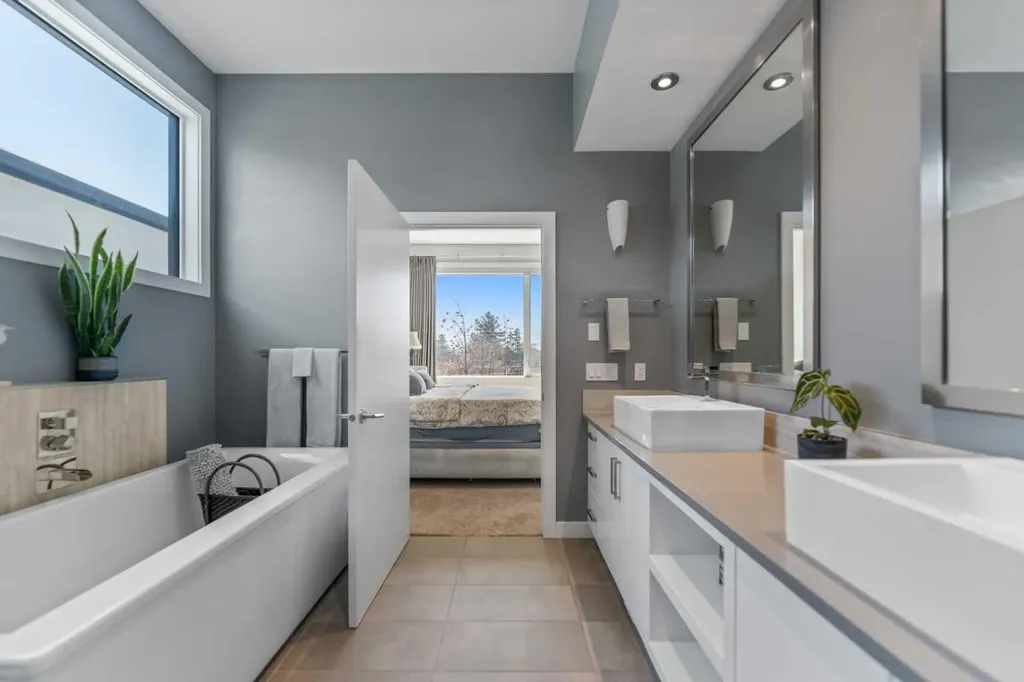831 22 Avenue NW Calgary AB T2M 1P3