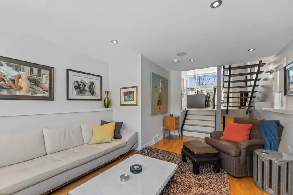 831 22 Avenue NW Calgary AB T2M 1P3
