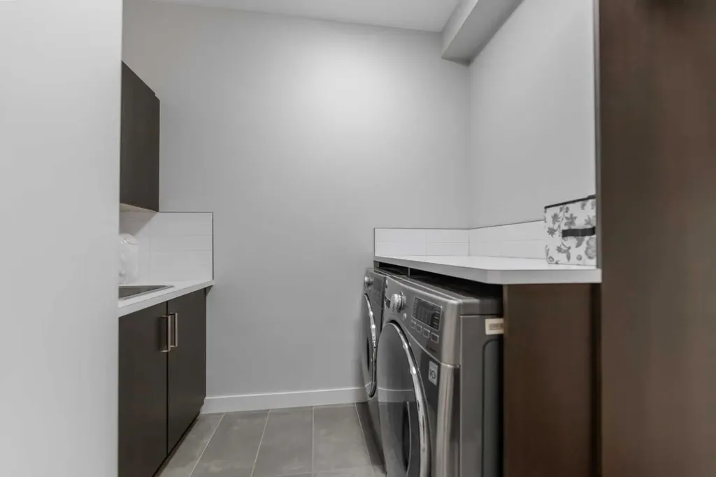 831 22 Avenue NW Calgary AB T2M 1P3