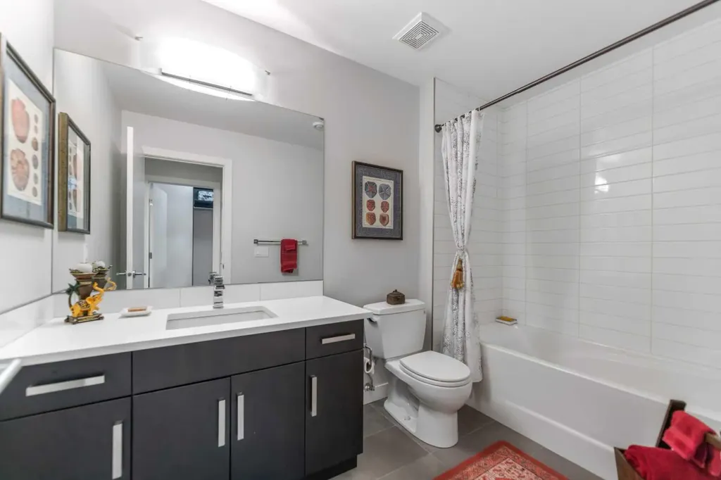 831 22 Avenue NW Calgary AB T2M 1P3