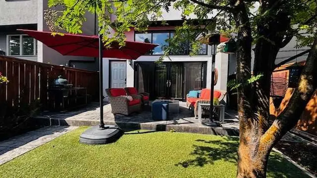 831 22 Avenue NW Calgary AB T2M 1P3
