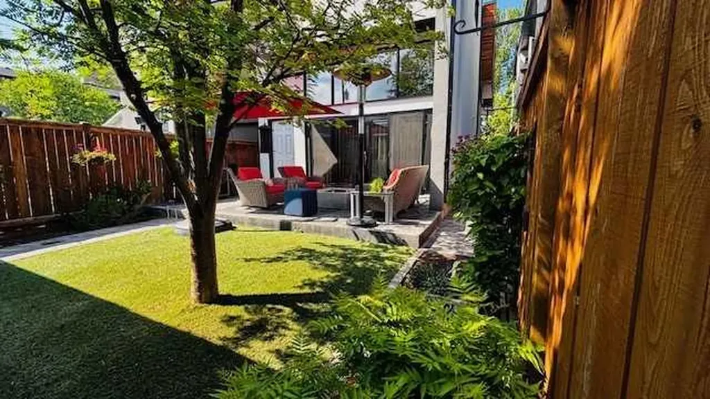 831 22 Avenue NW Calgary AB T2M 1P3