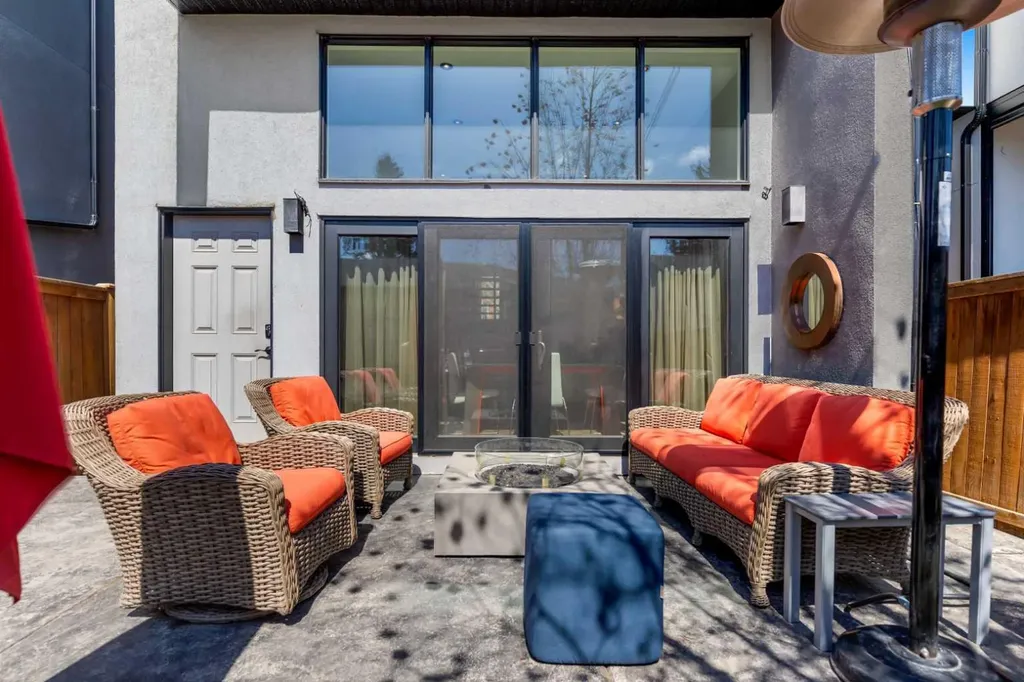 831 22 Avenue NW Calgary AB T2M 1P3
