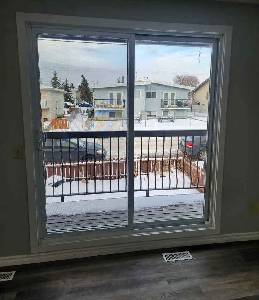 1404 43 Street SE Calgary AB T2A 5E7