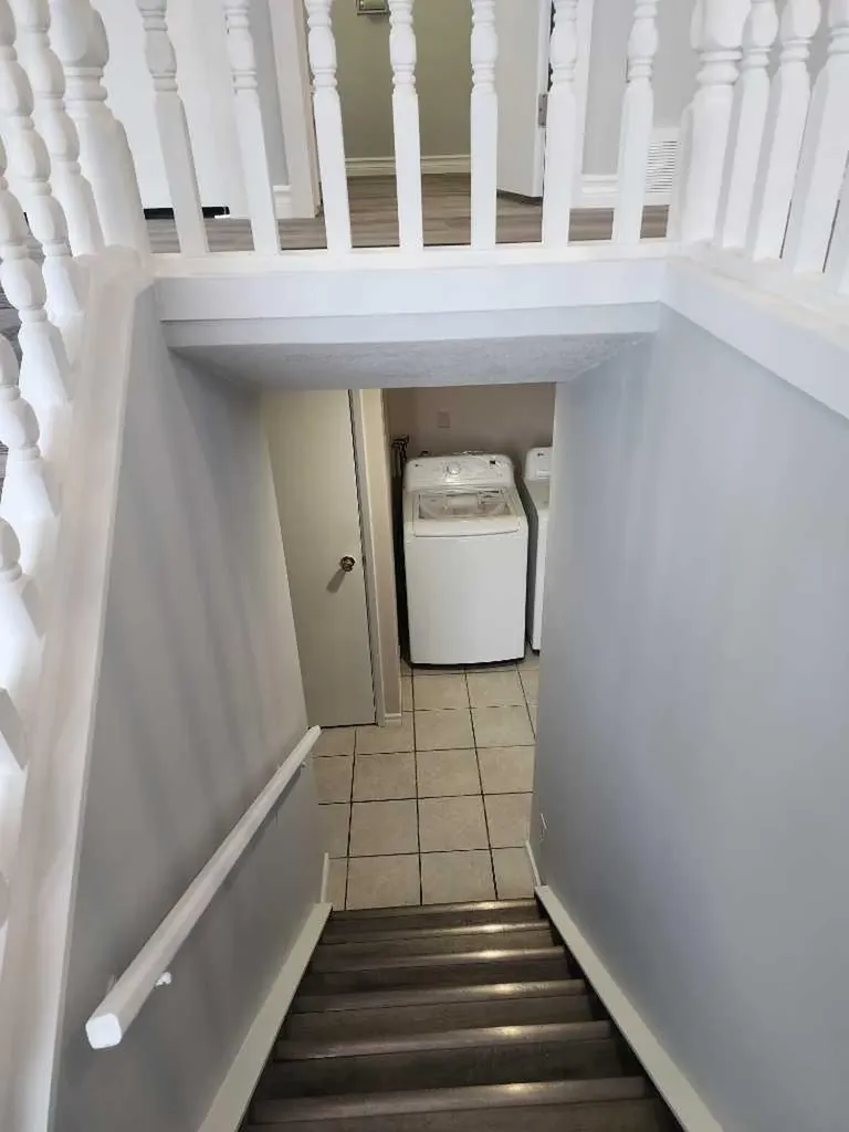 1404 43 Street SE Calgary AB T2A 5E7