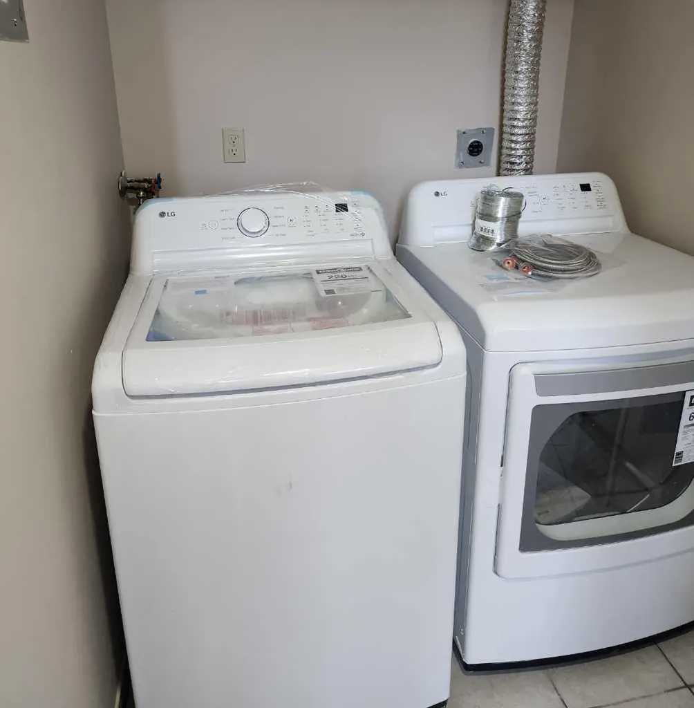 1404 43 Street SE Calgary AB T2A 5E7