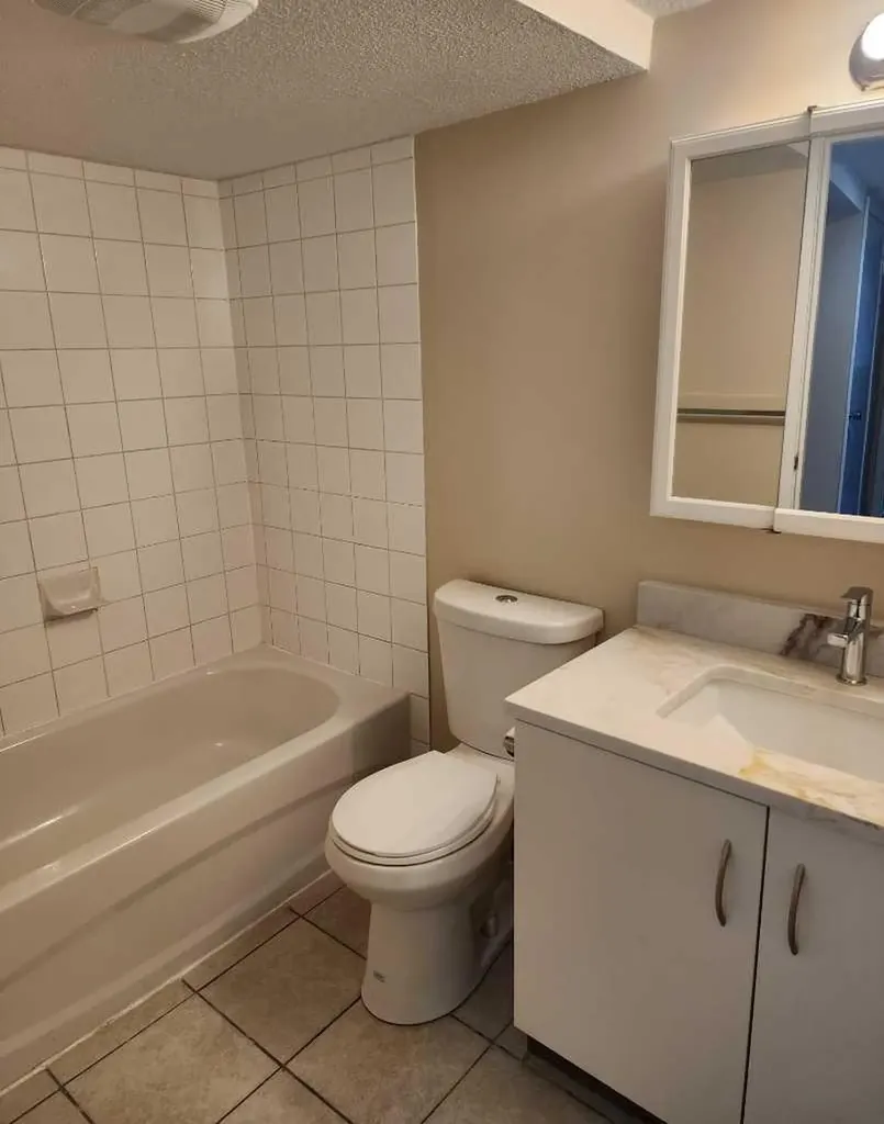 1404 43 Street SE Calgary AB T2A 5E7
