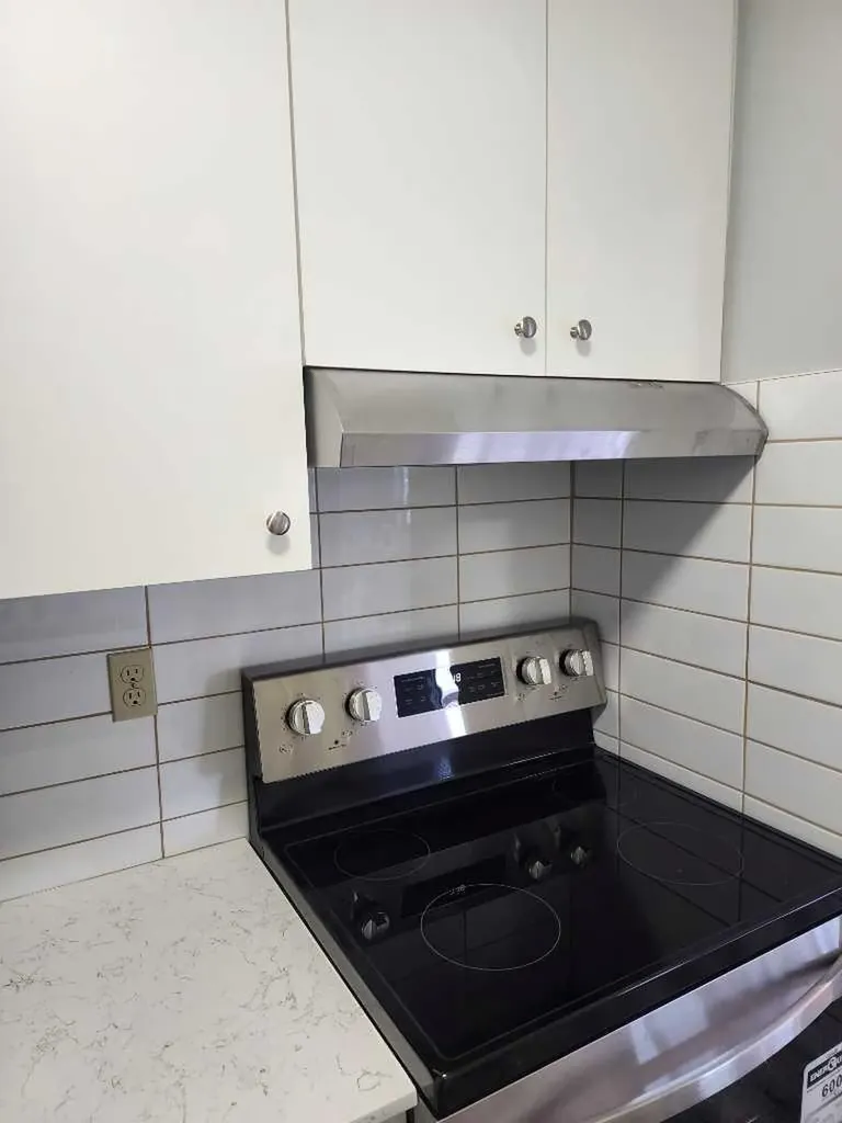 1404 43 Street SE Calgary AB T2A 5E7