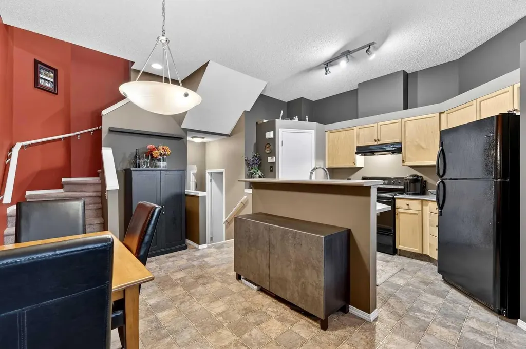 140 Promenade Way SE Calgary AB T2Z 4E9