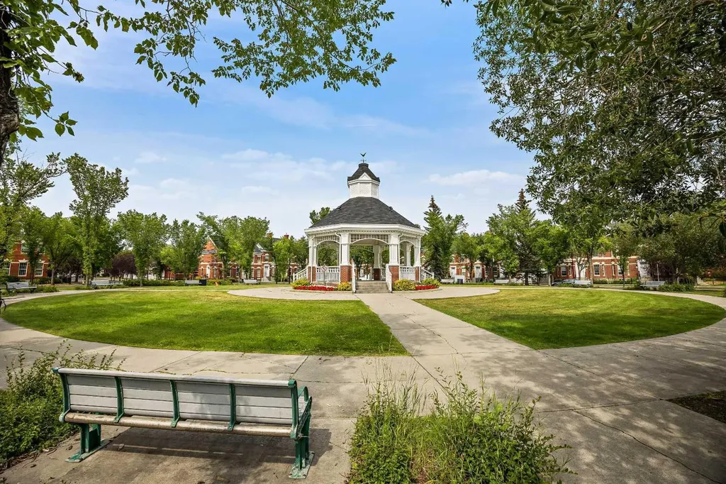 140 Promenade Way SE Calgary AB T2Z 4E9