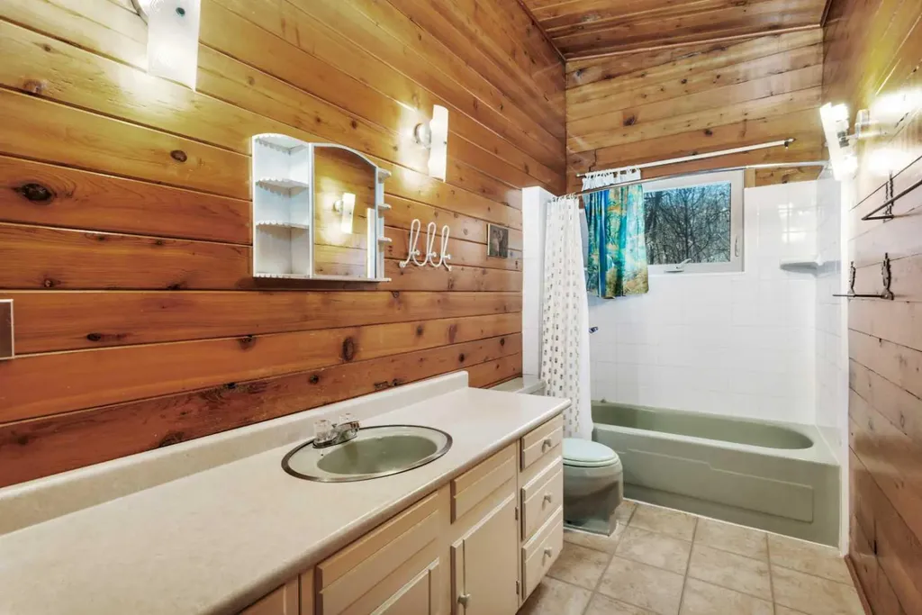 99 Grand Avenue Norglenwold AB T4S 1S5