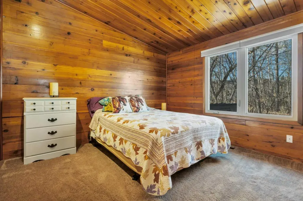 99 Grand Avenue Norglenwold AB T4S 1S5