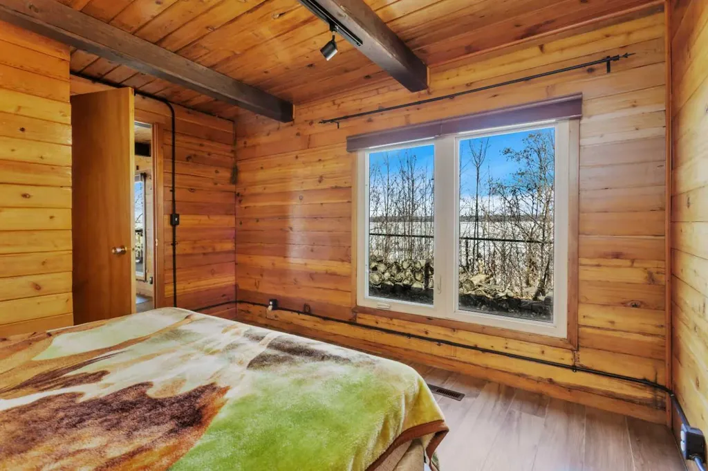 99 Grand Avenue Norglenwold AB T4S 1S5
