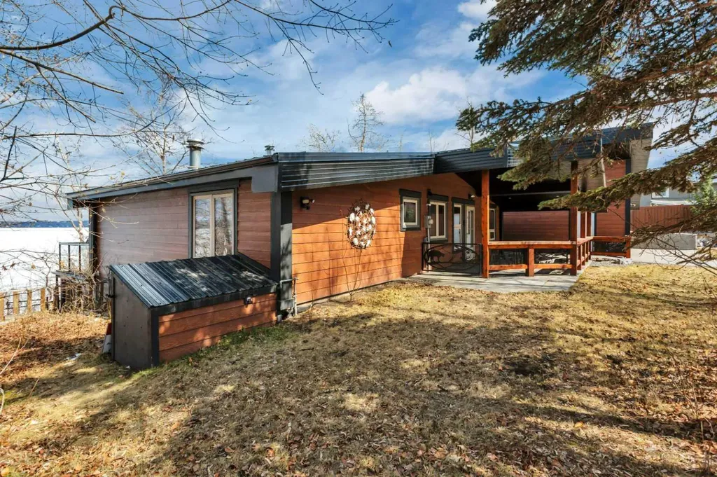 99 Grand Avenue Norglenwold AB T4S 1S5