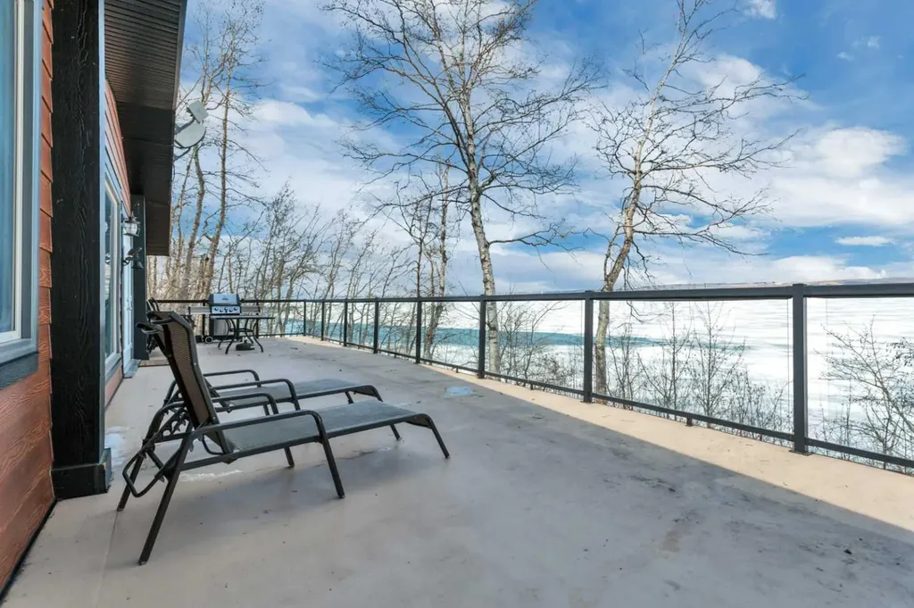99 Grand Avenue Norglenwold AB T4S 1S5