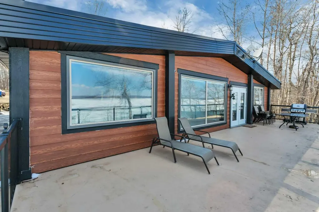 99 Grand Avenue Norglenwold AB T4S 1S5