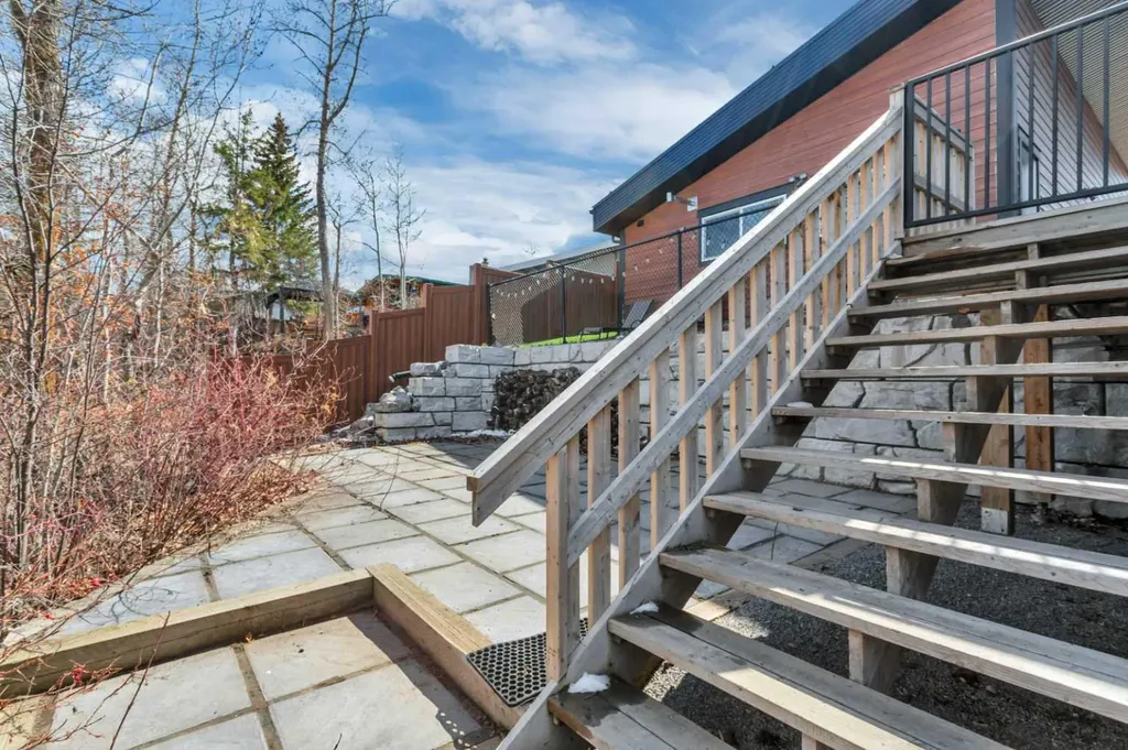 99 Grand Avenue Norglenwold AB T4S 1S5