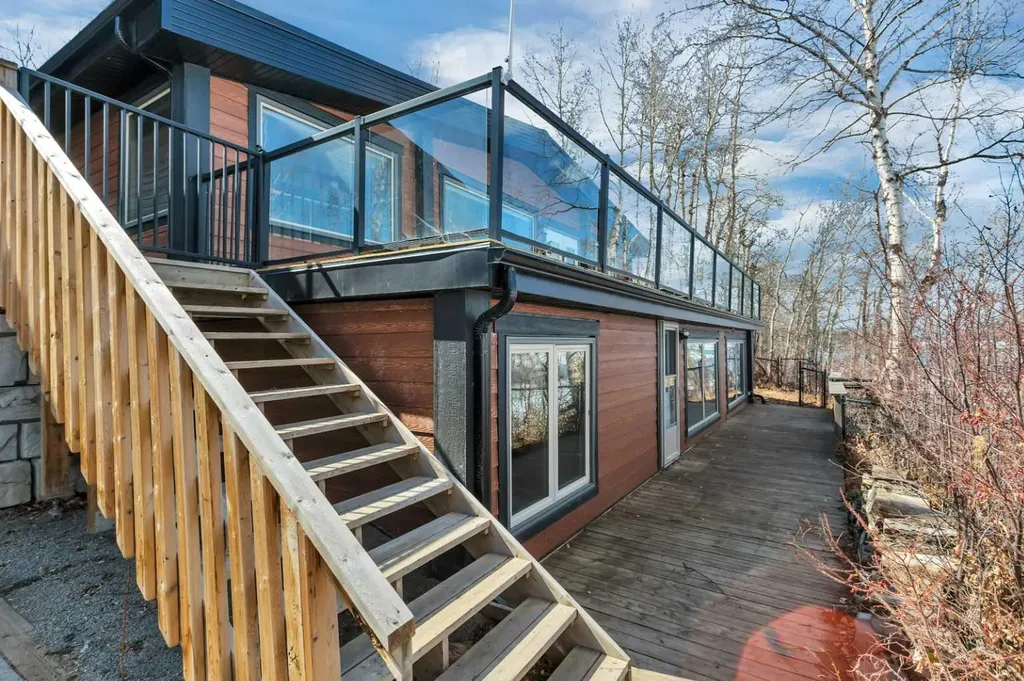 99 Grand Avenue Norglenwold AB T4S 1S5