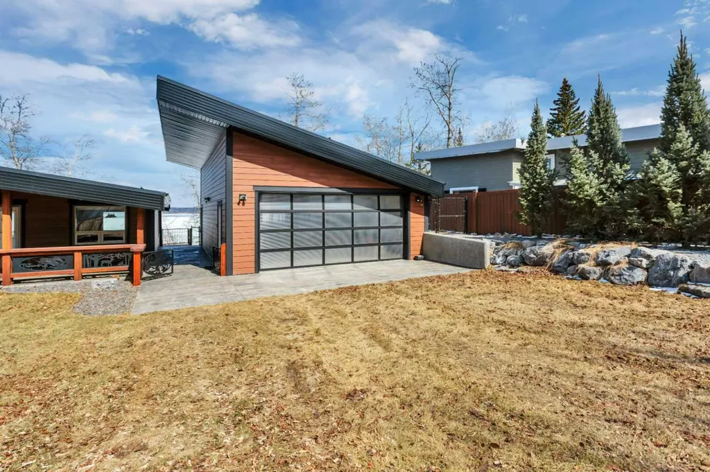 99 Grand Avenue Norglenwold AB T4S 1S5