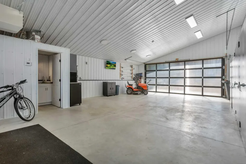99 Grand Avenue Norglenwold AB T4S 1S5