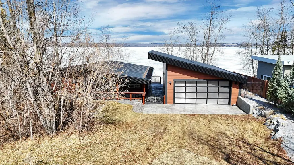 99 Grand Avenue Norglenwold AB T4S 1S5