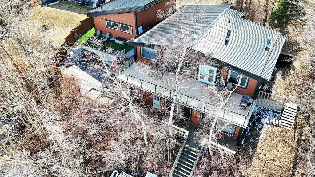 99 Grand Avenue Norglenwold AB T4S 1S5